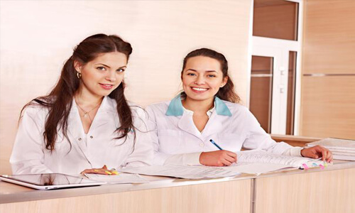 Picture of two women having a conversation at the reception